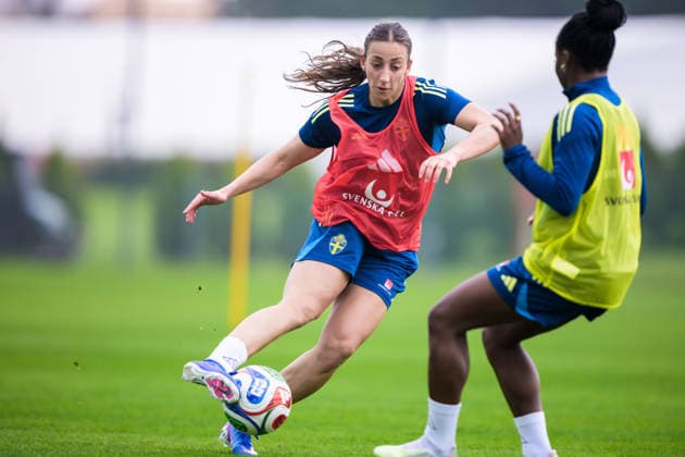 260225 Rosa Kafaji of the Swedish women s national football at a training session on February 25, 2026 in Albufeira. Photo: Ludvig Thunman BILDBYRAN kod LT LT0773 fotboll football soccer fotball träning practice training sverige sweden dam bbeng Copyright: LUDVIGxTHUNMAN BB260225LT033