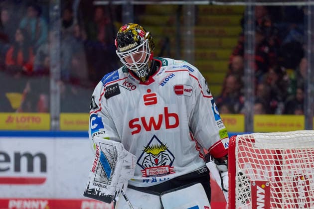 Kristers Gudlevskis (Fishtown Pinguins Bremerhafen, 30) niedergeschlagen, enttaeuscht, Enttaeuschung GER, Loewen Frankfurt vs. Fischtown Pinguins Bremerhaven, Eishockey, Deutsche Eishockey Liga, 45. Spieltag, Saison 2025 2026, 25.02.2026 GER, Loewen Frankfurt vs. Fischtown Pinguins Bremerhaven, Eishockey, Deutsche Eishockey Liga, 45. Spieltag, Saison 2025 2026, 25.02.2026 Frankfurt Copyright: xEibner-Pressefoto GeraldxOelze-dexStoppanyx EP_ODS