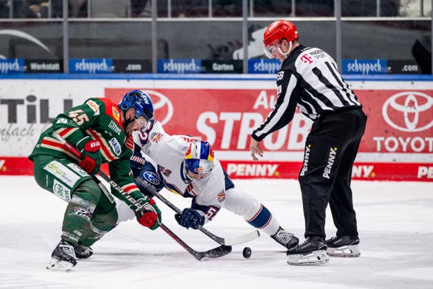 Linesperson Jonas Reinold fuehrt ein Bully Faceoff aus zwischen Jason Bast (Augsburger Panther, 45) und Patrick Hager (EHC Red Bull Muenchen, 52) GER, Augsburger Panther vs. EHC Red Bull Muenchen, Eishockey, DEL, 46. Spieltag, Saison 2025 2026, 27.02.2026. GER, Augsburger Panther vs. EHC Red Bull Muenchen, Eishockey, DEL, 46. Spieltag, Saison 2025 2026, 27.02.2026. Augsburg Copyright: xEibner-Pressefoto HeikexFeinerx EP_HFR