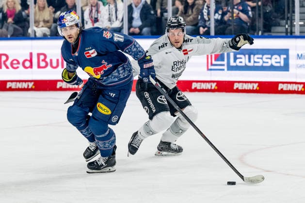 Kampf um den Puck Zweikampf zwischen Markus Eisenschmid (EHC Red Bull Muenchen, 11) und Juhani Tyrvaeinen (Koelner Haie, 21) GER, EHC Red Bull Muenchen vs. Koelner Haie, Eishockey, DEL, 47. Spieltag, Saison 2025 2026, 01.03.2026. GER, EHC Red Bull Muenchen vs. Koelner Haie, Eishockey, DEL, 47. Spieltag, Saison 2025 2026, 01.03.2026. Muenchen Copyright: xEibner-Pressefoto HeikexFeinerx EP_HFR