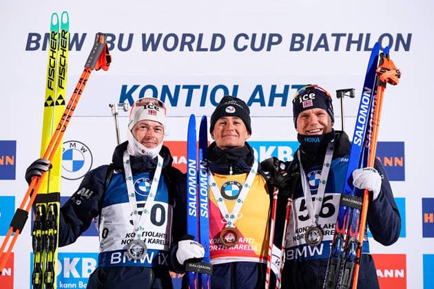 Sport Bilder des Tages 260306 Sturla Holm Laegreid of Norway, Eric Perrot of France and Vetle Sjaastad Christiansen of Norway celebrate on the podium after the men s 20 km individual during the IBU World Cup on March 6, 2026 in Kontiolahti. Photo: Kalle Parkkinen BILDBYRAN COP 211 KP0098 skidskytte biathlon skiskyting ibu world cup kontiolahti mens 20 km individual bbeng världscupen individuell individual jubel norge Copyright: KALLExPARKKINEN BB260306ZU013