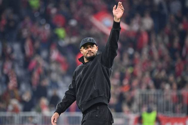 Schlussjubel Trainer Vincent KOMPANY (Bayern Muenchen),Jubel,Freude,Begeisterung, Einzelbild,angeschnittenes Einzelmotiv, Halbfigur,halbe Figur, Fussball 1. Bundesliga Saison 2025 2026, 25.Spieltag, Spieltag25 FC Bayern Muenchen - Borussia Moenchengladbach 3-1 am 06.03.2026 , A L L I A N Z A R E N A.