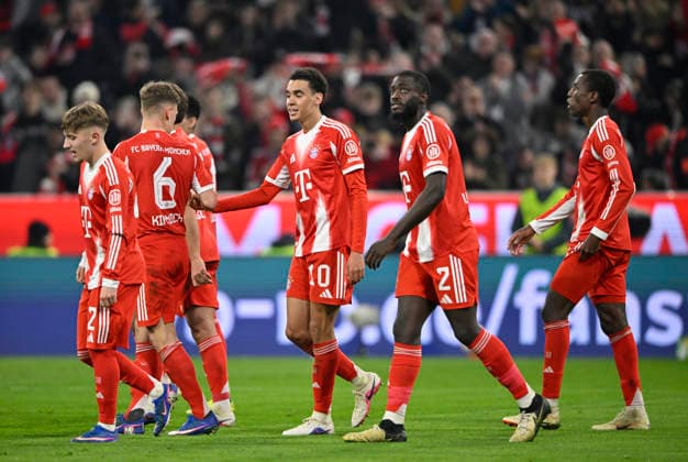 TOR zum 3:0 Jamal Musiala FC Bayern Muenchen FCB (10) per Elfmeter, Strafstoss Torjubel Joshua Kimmich FC Bayern Muenchen FCB (06) Lennart Karl Bayern Muenchen FCB (42) Dayot Upamecano FC Bayern Muenchen FCB (02) Nicolas Jackson FC Bayern Muenchen FCB (11) FC Bayern Muenchen FCB vs Borussia Moenchengladbach BMG 06.03.2026 DFL REGULATIONS PROHIBIT ANY USE OF PHOTOGRAPHS AS IMAGE SEQUENCES AND OR QUASI-VIDEO FC Bayern Muenchen FCB vs Borussia Moenchengladbach BMG