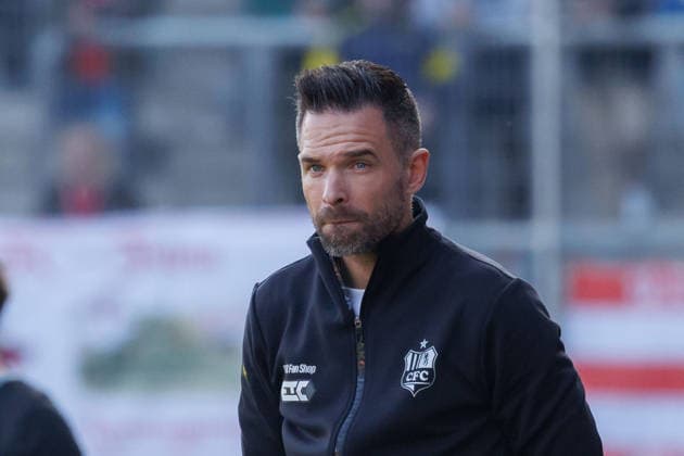 Trainer Benjamin Duda (CFC), Hallescher FC vs. Chemnitzer FC, Fussball, Regionalliga Nordost, 25. Spieltag, Saison 2025 26, 07.03.2026 Halle Leuna Chemie Stadion ST Deutschland