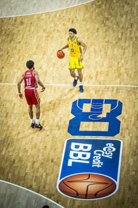 Basketball Berlin 08.03.2026 Saison 2025 2026 EasyCredit BBL 1. Bundesliga Männer, Herren Alba Berlin - Fitness First Würzburg Baskets Jack Kayil (Alba Berlin, No.07) Davion Mintz (Würzburg, No.10)