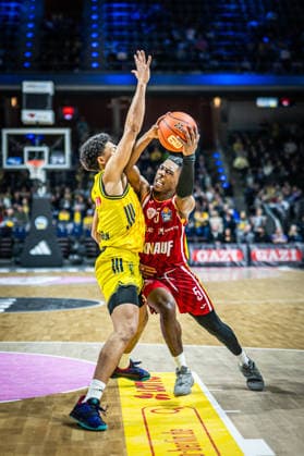 Basketball Berlin 08.03.2026 Saison 2025 2026 EasyCredit BBL 1. Bundesliga Männer, Herren Alba Berlin - Fitness First Würzburg Baskets Marcus Carr (Würzburg, No.05) Jack Kayil (Alba Berlin, No.07)