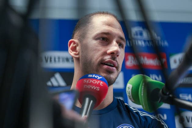 11.03.2026; Fussball; Training des FC Schalke 04. Medienrunde mit Nikola Katic (FC Schalke 04). Gelsenkirchen Trainingsgelände FC Schalke 04 NRW Deutschland xRHR-FOTO YYx Copyright: RHR-FOTOx RHR-FOTO YY