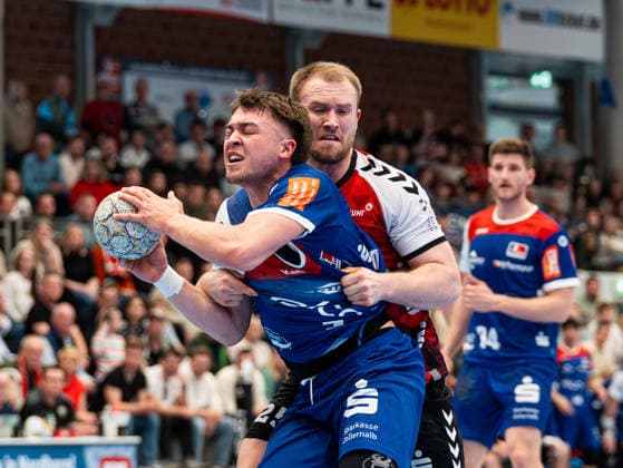 Elias Huber (HBW Balingen-Weilstetten, 07) im Zweikampf gegen Florian Els (HSG Nordhorn Lingen, 25) HSG Nordhorn-Lingen vs. HBW Balingen-Weilstetten , Handball, 2. Bundesliga, 23. Spieltag, Saison 2025 2026, 08.03.2026 HSG Nordhorn-Lingen vs. HBW Balingen-Weilstetten , Handball, 2. Bundesliga, 23. Spieltag, Saison 2025 2026, 08.03.2026 Nordhorn Copyright: xEibner-Pressefoto DamianxKruczynx EP_DKI