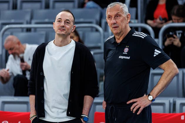 Karsten Tadda (BMA365 Bamberg Baskets, Markenbotschafter und Nachwuchskoordinator), Emir Mutapcic (FC Bayern Muenchen Basketball, Co-Trainer), BMA365 Bamberg Baskets vs. FC Bayern Muenchen Basketball, Basketball, easyCredit BBL, 24. Spieltag, 15.03.2026 BMA365 Bamberg Baskets vs. FC Bayern Muenchen Basketball, Basketball, easyCredit BBL, 24. Spieltag, 15.03.2026 Bamberg Copyright: xEibner-Pressefoto G.xSantemizx EP_EER