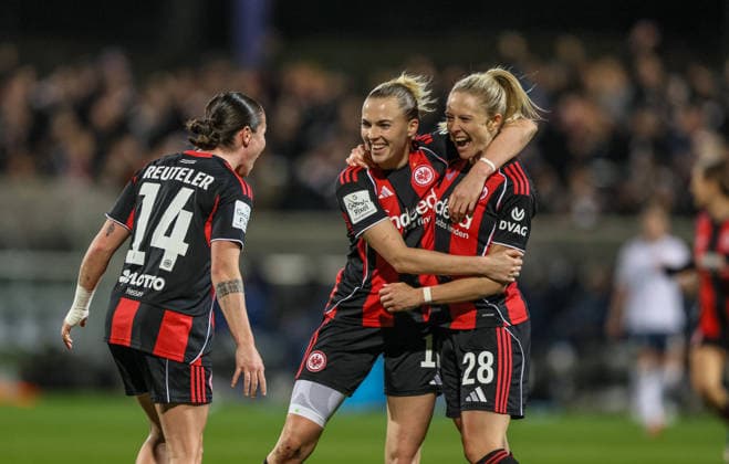 GER, Frankfurt, Eintracht Frankfurt vs TSG Hoffenheim, Google Pixel Bundesliga, Fussball, DFB, Spielzeit 2025 2026, Stadion am Brentanobad, 15. Spieltag im Bild: Rebecka Blomqvist (Eintracht Frankfurt Frauen 28) erzielt das 2:0, Tor, Jubel und Freude, Emotionen, Geraldine Reuteler (Eintracht Frankfurt Frauen 14), Laura Freigang (Eintracht Frankfurt Frauen 10) DFB DFL REGULATIONS PROHIBIT ANY USE OF PHOTOGRAPHS AS IMAGE SEQUENCES AND OR QUASI-VIDEO, 18.03.2026 Copyright: HMBxMedia HendrikxHamelau