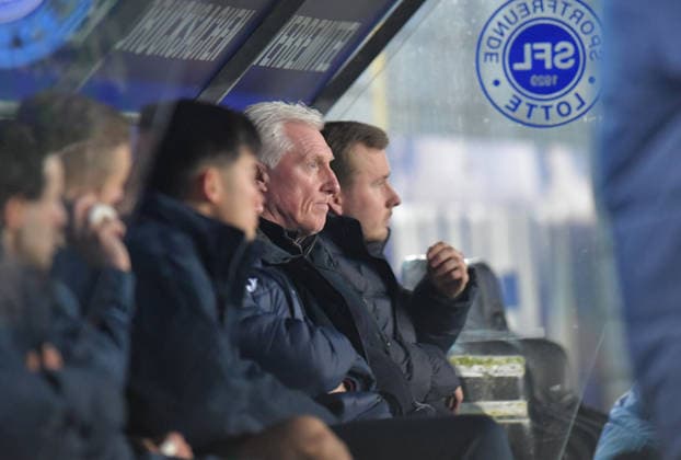 18.03.2026, GER, Fussball, Verbandspokal Westfalenpokal, Saison 2025 2026, Halbfinale, Stadion am Lotter Kreuz, Lotte SF Lotte - FC Gütersloh 2 : 1 Rob Reekers (Sportlicher Leiter FC Gütersloh), Aktion, Einzelbild, Quer, Mimik, Gestik