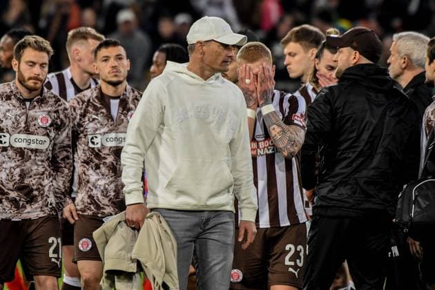 Enttäuschung Lars Ritzka Mathias Pereira Lage Trainer Alexander Blessin Louis Oppie ( Pauli ) ( Freiburg ) Deutschland , Hamburg , Millerntorstadion , Fussball , 1. Bundesliga , FC St Pauli - SC Freiburg