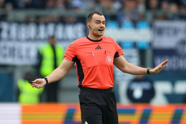 Fußball, Männer: 3. Liga, MSV Duisburg - TSV 1860 München, 30. Spieltag, Schauinsland-Reisen-Arena. Schiedsrichter Richard Hempel.