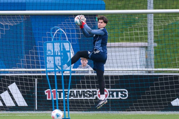 24.03.2026, Fussball, Training des FC Schalke 04. Torwart Nick Bodon (FC Schalke 04). Gelsenkirchen Trainingsgelände FC Schalke 04 NRW Deutschland xRHR-FOTO YYx Copyright: RHR-FOTOx RHR-FOTO YY