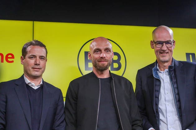 Dortmund, Deutschland: 25. März 2026 - Pressekonferenz - Vorstellung des neuen BVB Sportdirektors Nils-Ole Book Im Bild: v.li. Geschäftsführer Lars Ricken (BVB), der neue BVB Sportdirektor Nils-Ole Book (BVB) und Geschäftsführer Carsten Cramer (BVB) bei der Pressekonferenz zur Vorstellung des neuen Sportdirektors DFB regulations prohibit any use of photographs as image sequences and or quasi-photo Copyright: HMBxMedia MadeleinexFantini