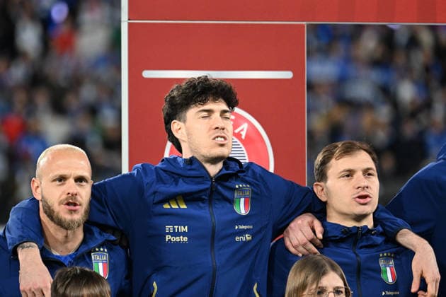 Soccer, FIFA World Cup, WM, Weltmeisterschaft, Fussball 2026 match between Italy-North Ireland Federico Di Marco of Italy, Alessandro Bastoni of Italy, Nicolo Barella of Italy during national anthem during playoff qualifier Fifa World Cup 2026 match between Italy-North Ireland at the gewiss stadium, Italy, March 26th, 2026. Imago-Images Emmefoto Copyright: xImago-Images Emmefotox