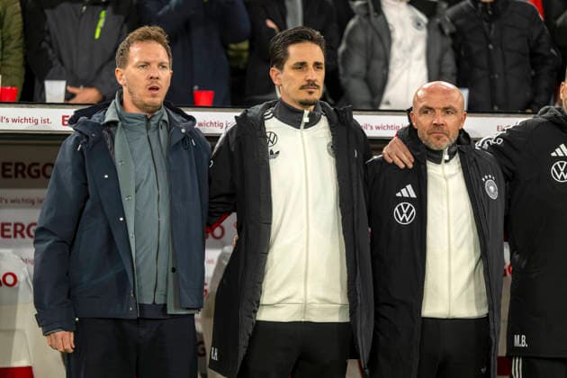30.03.2026, Fussball Freundschafts-Länderspiele 2.Spieltag, Deutschland - Ghana, in der MHP-Arena Stuttgart (Deutschland). Bei der Hymne, v.li: Trainer Julian Nagelsmann (Deutschland), Co-Trainer Benjamin Hübner (Deutschland), Co-Trainer Alfred Schreuder (Deutschland),
