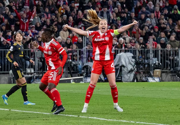 Glodis Perla Viggosdottir (FC Bayern Muenchen Frauen, 04) bejubelt ihr Tor zum 1:1 - Ausgleich, daneben Bernadette Amani (FC Bayern Muenchen Frauen, 15) GER, FC Bayern Muenchen vs. Manchester United, ManU W.F.C., Fussball, UEFA Womans Champions League, Viertelfinale Rueckspiel, Saison 2025 2026, 01.04.2026. GER, FC Bayern Muenchen vs. Manchester United W.F.C., Fussball, UEFA Womans Champions League, Viertelfinale Rueckspiel, Saison 2025 2026, 01.04.2026. Muenchen Copyright: xEibner-Pressefoto HeikexFeinerx EP_HFR