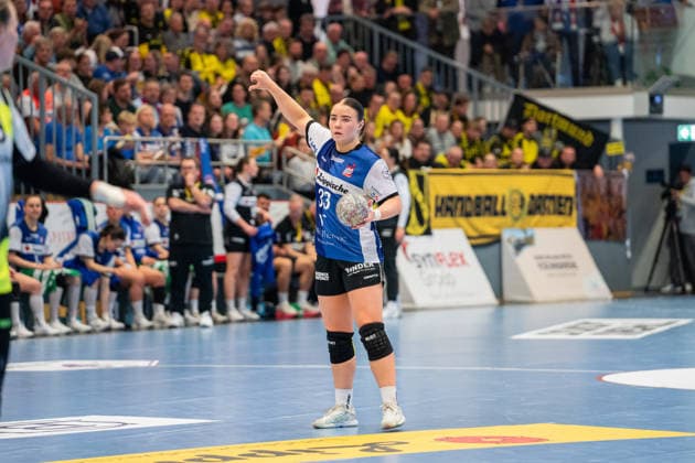 HSG Blomberg-Lippe (GER) vs. Borussia Dortmund (GER), Handball, 1. Handball Bundesliga Frauen, 22. Spieltag, 4.4.2026, Saision 2025 2026, Blomberg Elin Magnusdottir (HSG Blomberg-Lippe, 33) beim Spielaufbau Blomberg Sporthalle an der Ulmenallee Deutschland