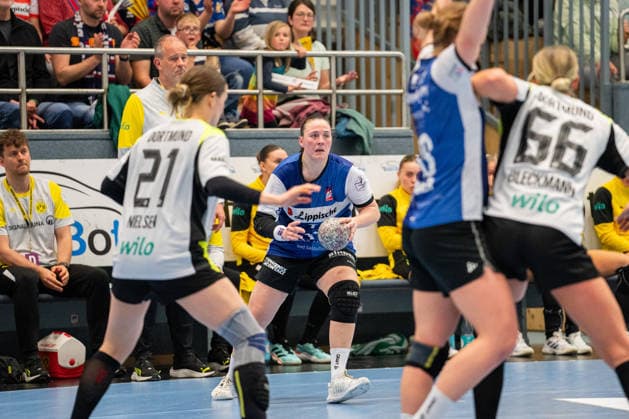 HSG Blomberg-Lippe (GER) vs. Borussia Dortmund (GER), Handball, 1. Handball Bundesliga Frauen, 22. Spieltag, 4.4.2026, Saision 2025 2026, Blomberg Diana Magnusdottir (HSG Blomberg-Lippe, 07) beim Spielaufbau Blomberg Sporthalle an der Ulmenallee Deutschland