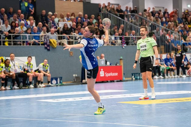 HSG Blomberg-Lippe (GER) vs. Borussia Dortmund (GER), Handball, 1. Handball Bundesliga Frauen, 22. Spieltag, 4.4.2026, Saision 2025 2026, Blomberg Ona Vegue (HSG Blomberg-Lippe, 14) bei einem 7-Meter Wurf Blomberg Sporthalle an der Ulmenallee Deutschland