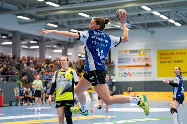 HSG Blomberg-Lippe (GER) vs. Borussia Dortmund (GER), Handball, 1. Handball Bundesliga Frauen, 22. Spieltag, 4.4.2026, Saision 2025 2026, Blomberg Ona Vegue (HSG Blomberg-Lippe, 14) im Torwurf Blomberg Sporthalle an der Ulmenallee Deutschland