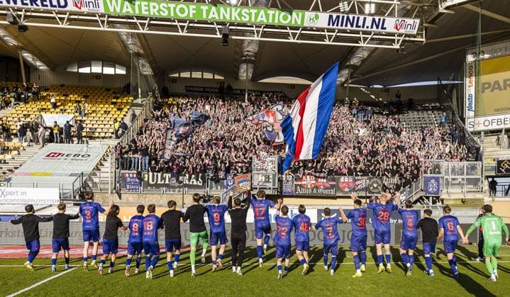 KERKRADE , 06-04-2026 , Parkstad Limburg stadium , season 2025 2026 , Dutch Keuken Kampioen Divisie football , match between Roda JC Kerkrade and Willem II , final score 0-1 , picture shows Willem II players celebrating the win. Roda JC - Willem II  x202880154x Copyright: