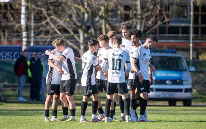 Fussball, Herren, Saison 2025 2026, Regionalliga Nordost (23. Spieltag Nachholspiel), BFC Preussen - Chemnitzer FC, Preussen-Jubel nach Tor zum 1:0, 08.04. 2026, Copyright: xMatthiasxKochx