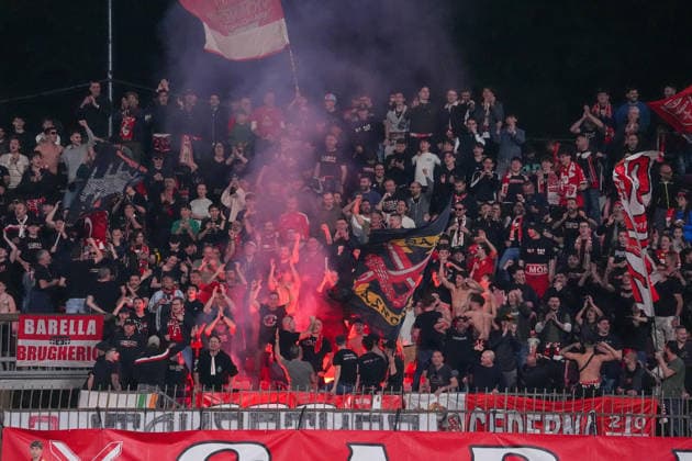 I tifosi dell AC Monza durante la partita tra Monza e Bari del Campionato italiano di calcio Serie BKT 2025 2026, Sabato 11 Aprile 2026, - calcio ( Photo by Alessio Morgese LaPresse )  Copyright: xAlessioxMorgesex xLaPressex