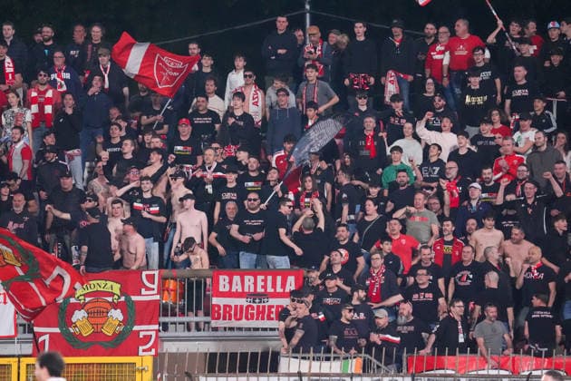 I tifosi dell AC Monza durante la partita tra Monza e Bari del Campionato italiano di calcio Serie BKT 2025 2026, Sabato 11 Aprile 2026, - calcio ( Photo by Alessio Morgese LaPresse )  Copyright: xAlessioxMorgesex xLaPressex