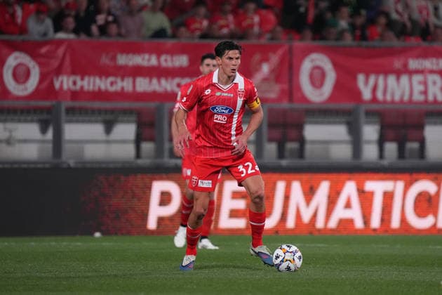 Matteo Pessina dell AC Monza durante la partita tra Monza e Bari del Campionato italiano di calcio Serie BKT 2025 2026, Sabato 11 Aprile 2026, - calcio ( Photo by Alessio Morgese LaPresse )  Copyright: xAlessioxMorgesex xLaPressex