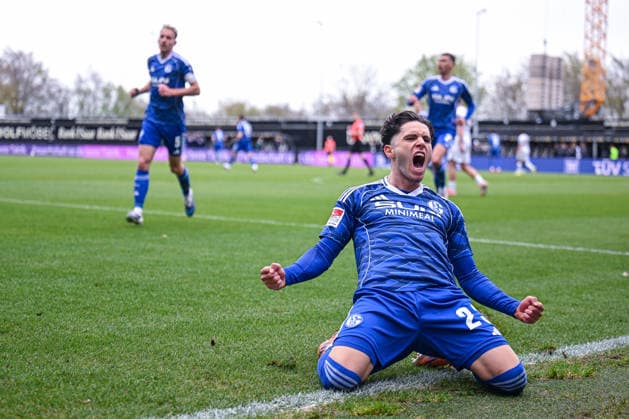 12.04.2026, Fussball, 2. Bundesliga, Saison 2025 2026, 29. Spieltag, SV 07 Elversberg - FC Schalke 04, Soufiane El-Faouzi (FC Schalke 04) freut sich über das Tor zum 1:1, xRHR-FOTO YYx Copyright: KROEGER RHR-FOTOx RHR-FOTO YY