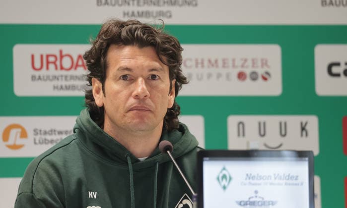 Nelson Valdez, Co Trainer Werder Bremen U23 in der PK Fussball, Herren, Saison 2025 2026, RL-Nord, VfB Luebeck gegen SV Werder Bremen II, 1-1 DFL REGULATIONS PROHIBIT ANY USE OF PHOTOGRAPHS AS IMAGE SEQUENCES AND OR QUASI-VIDEO.