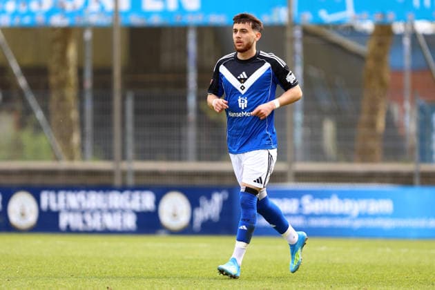 10 Bilal Yalcinkaya (Hamburger SV U21, U 21 Fußball I Herren I Regionalliga Nord I Saison 2025-2026 I 29. Spieltag I FC Eintracht Norderstedt - Hamburger SV U21 I 11.04.2026 I Edmund-Plambeck-Stadion