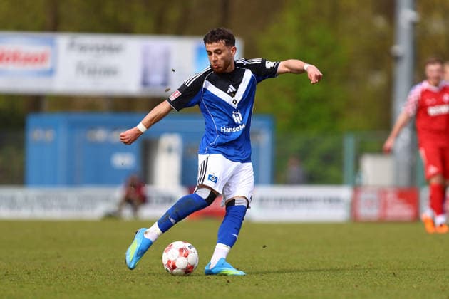 10 Bilal Yalcinkaya (Hamburger SV U21, U 21 Fußball I Herren I Regionalliga Nord I Saison 2025-2026 I 29. Spieltag I FC Eintracht Norderstedt - Hamburger SV U21 I 11.04.2026 I Edmund-Plambeck-Stadion