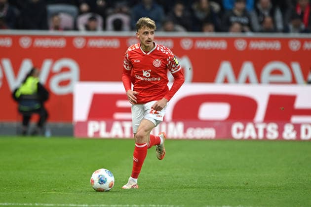 Nikolas VERATSCHNIG (MZ) Aktion, Einzelaktion 1.FSV Mainz 05 (MZ) - SC Freiburg (FR) 0-1 Fussball 1. Bundesliga Saison 2025 2026, 29.Spieltag, Spieltag29, matchday29, am 12.04.2026, MEWA Arena Mainz. DFL regulations prohibit any use of photographs as image sequences and or quasi-video Â