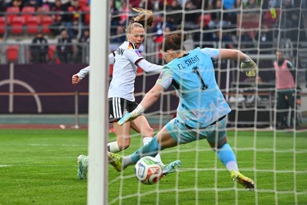 Tor Vivien ENDEMANN (GER) zum 2-0, Aktion.,Torschuss gegen Torfrau Mariella EL SHERIF (AUT) Fussball WM Qualifikation Frauen Deutschland - Oesterreich am 14.04.2026 Max-Morlock-Stadion Nuernberg. Â