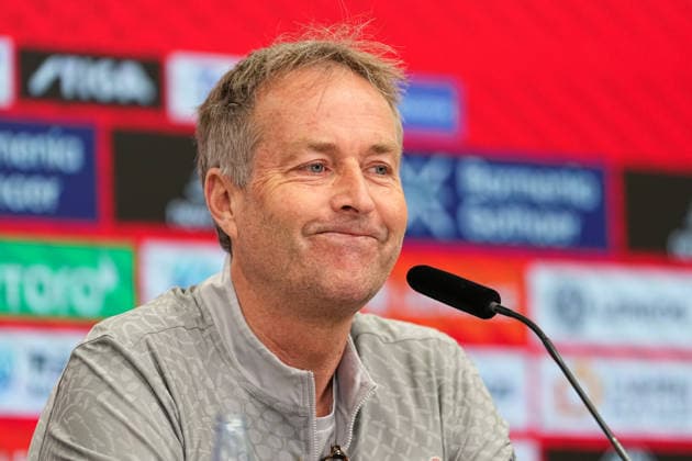 17.04.2026, xydrx, Fußball, Pressekonferenz Bayer 04 Leverkusen mit Cheftrainer Kasper Hjulmand vor dem Bundesliga Spiel gegen den FC Augsburg in der BayArena, Saison 2025 2026 DFB regulations prohibit any use of photographs as image sequences and or quasi-video. Copyright: HMBxMedia YannisxDreimann