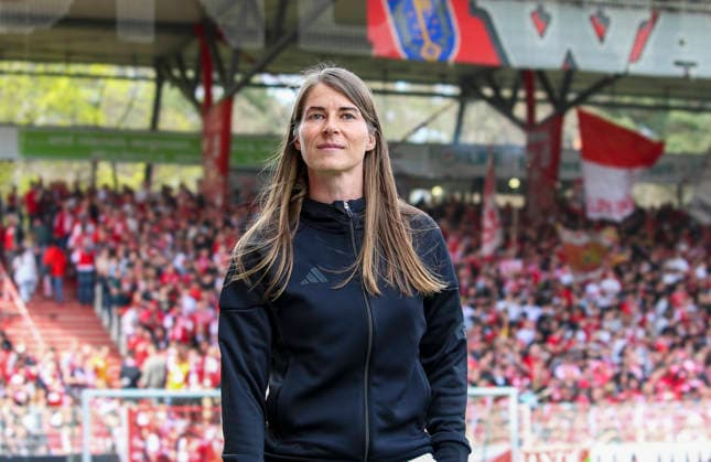 Sport Bilder des Tages Deutschland: Bundesliga 2025 2026, 30. Spieltag - 1. FC Union Berlin vs VfL Wolfsburg - An der Alten Försterei (Berlin): Portraitfoto, Portrait, Einzelaufnahme, Porträt Marie-Louise Eta (Trainer 1. FC Union Berlin) Berlin Copyright: xAymanxAlahmedx