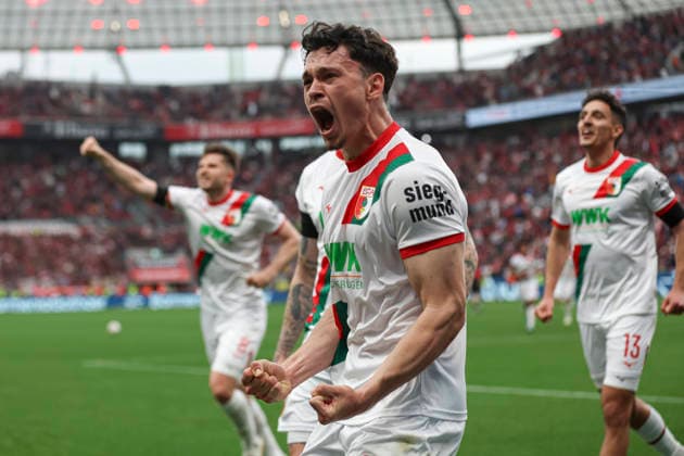 Sport Bilder des Tages Fabian Rieder (FC Augsburg) Torjubel, jubelt nach seinem Treffer zum 1:2 waehrend des Spiels der Bundesliga zwischen Bayer 04 Leverkusen und FC Augsburg, BayArena am 18. April 2026 in Leverkusen, Deutschland. (Foto von Oliver Kaelke DeFodi Images) +++ Fabian Rieder (FC Augsburg) celebrates after scoring his team s second goal during the Bundesliga match between Bayer 04 Leverkusen and FC Augsburg at BayArena on April 18, 2026 in Leverkusen, Germany. (Photo by Oliver Kaelke DeFodi Images) DFL regulations prohibit any use of photographs as image sequences and or quasi-video. (Photo by Oliver Kaelke DeFodi Images) -