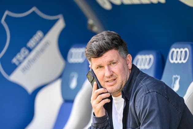 Geschäftsführer Andreas Schicker Schaut waehrend des spiels der Bundesliga zwischen TSG Hoffenheim und Borussia Dortmund, PreZero Arena am 18. April 2026 in Sinsheim, Deutschland. (Foto von Harry Langer DeFodi Images) +++ Geschäftsführer Sport Andreas Schicker Looks on during the Bundesliga match between TSG Hoffenheim and Borussia Dortmund at PreZero Arena on April 18, 2026 in Sinsheim, Germany. (Photo by Harry Langer DeFodi Images) DFL regulations prohibit any use of photographs as image sequences and or quasi-video. (Photo by Harry Langer DeFodi Images) DFL regulations prohibit any use of photographs as image sequences and or quasi-video. -