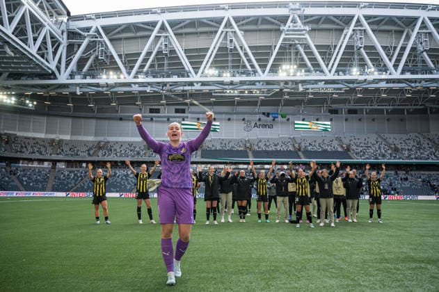 260425 Goalkeeper Fanney Birkisdottir of Häcken celebrates after the UEFA Women s Europa Cup final match leg 1 between Hammarby and Häcken on April 25, 2026 in Stockholm. Photo: Jonathan Näckstrand BILDBYRAN COP 94 JN0267 fotboll football soccer fotball europa cup hammarby häcken uefa womens europa cup dam bbeng jubel Copyright: JONATHANxNÄCKSTRAND BB260425JN035