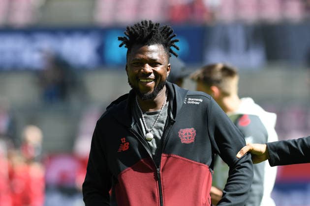 Edmond Tapsoba (Bayer 04 Leverkusen) lacht waehrend des Spiels der Bundesliga zwischen 1. FC Köln und Bayer 04 Leverkusen, RheinEnergieSTADION am 25. April 2026 in Köln, Deutschland. (Foto von Ralf Treese DeFodi Images) +++ Edmond Tapsoba (Bayer 04 Leverkusen) laughs during the Bundesliga match between 1. FC Köln and Bayer 04 Leverkusen at RheinEnergieSTADION on April 25, 2026 in Köln, Germany. (Photo by Ralf Treese DeFodi Images) DFL regulations prohibit any use of photographs as image sequences and or quasi-video. (Photo by Ralf Treese DeFodi Images) -
