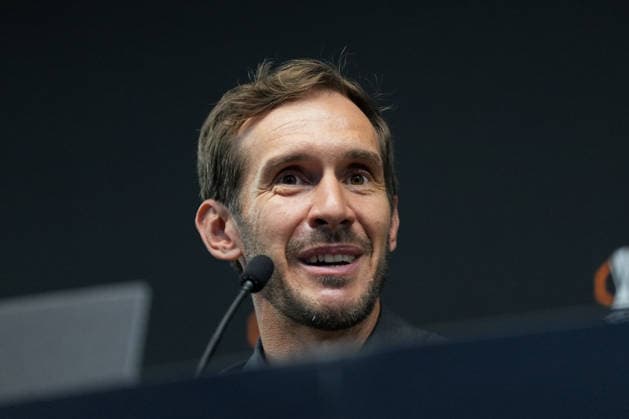 Julian Schuster (SC Freiburg, Trainer) Pressekonferenz, Presse, PK, Portugal, Fussball, UEFA Europa League, Halbfinale, Hinspiel, 2025 2026, SC Braga vs. SC Freiburg, 29.04.2026, Estadio Municipal de Braga, Braga, Braga Estadio Municipal de Braga Cavado Portugal Copyright: xArnexAmbergx