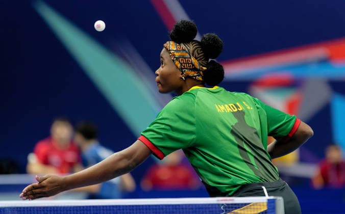 Stecy AMADJI, Benin, bei den Team-Weltmeisterschaften im Tischtennis in London Hairstyling: Stecy AMADJI, Benin, bei den Team-Weltmeisterschaften im Tischtennis in London (28.4.-10.5.) am 29. April in der Copper Box Arena. London OVO Arena Wembley, Copper Box Arena London England