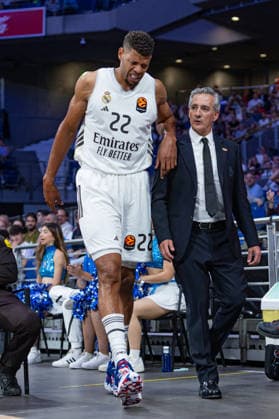 ESP: Real Madrid v Hapoel IBI Tel Aviv Euroleague PlayOff Game 1 Edy Tavares of Real Madrid injuries during the Euroleague match, PlayOff Game 1, between Real Madrid and Hapoel IBI Tel Aviv played at Movistar Arena Stadium on April 29 2026 in Madrid Spain Madrid Spain Basketball Copyright: xAlbaxPachecox xAgenciaxLOFx
