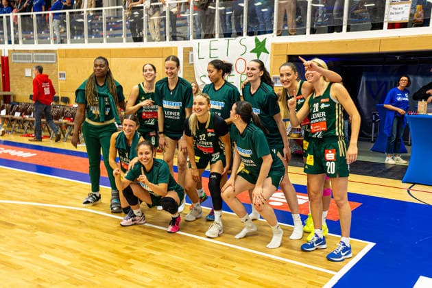 Damen Basketball Bundesliga 1. DBBL, BC Pharmaserv Marburg vs. Rutronik Stars Keltern, Sporthalle Georg-Gassmann-Stadion Marburg; 29.04.2026 Damen Basketball Bundesliga DBBL, Marburg, Germany - 29.04.2026: Die Spielerinnen der Rutronik Stars Keltern feiern ihren Sieg, 1. DBBL, Spiel des BC Marburg vs. Rutronik Stars Keltern, Sporthalle Georg-Gassmann-Stadion Marburg Copyright: xBEAUTIFULxSPORTS Freudensteinx