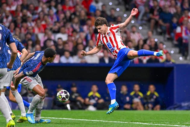 April 29, 2026, Madrid, Madrid, Spain: JULIAN ALVAREZ of Atletico de Madrid shoots for goal during the Champions League first semifinal match between ATLETICO DE MADRID and ARSENAL FOOTBALL CLUB, held on April 29, 2026, at the Riyadh Air Metropolitano, Madrid, Spain. ATLETICO DE MADRID Vs ARSENAL FOOTBALL CLUB Champions League Match, Season 25 26 (04.29.26) - ZUMAc312 20260429_zsp_c312_245 Copyright: xOscarxManuelxSanchezx