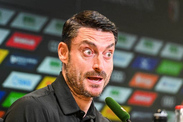 GER, 1. FBL, FC Augsburg vs Eintracht Frankfurt 25.04.2026, WWK-Arena, Augsburg, GER, 1. FBL, FC Augsburg vs Eintracht Frankfurt, im Bild Albert Riera (Frankfurt), Pressekonferenz nach Spielende