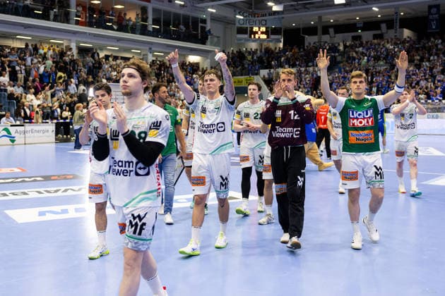 Die Goeppinger Spieler sind enttäuscht enttaeuscht, unzufrieden, ärgert aegert sich, Emotionen, Wut, Trauer, negative Emotionen GER, VfL Gummersbach vs. FRISCH AUF! Goeppingen, Handball, Bundesliga, 30. Spieltag, Spielzeit 2025 2026, 30.04.2026, GER, VfL Gummersbach vs. FRISCH AUF! Goeppingen, Handball, Bundesliga, 30. Spieltag, Spielzeit 2025 2026, 30.04.2026, Gummersbach Copyright: xEibnerxPressefoto OliverxSchmidtx EP_OST
